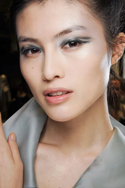 Look 19
